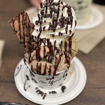 The Yard Milkshake Bar - Brookie Batter specialty bowl - Ice Cream & Frozen Yogurt Near Me - St. Petersburg, Florida The Yard Milkshake Bar - Brookie Batter specialty bowl - Ice Cream & Frozen Yogurt Near Me - St. Petersburg, Florida