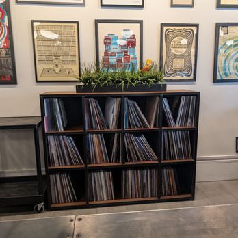Comeback Vinyl - Vinyl Records Near Me - Alpharetta, Georgia Comeback Vinyl - Vinyl Records Near Me - Alpharetta, Georgia