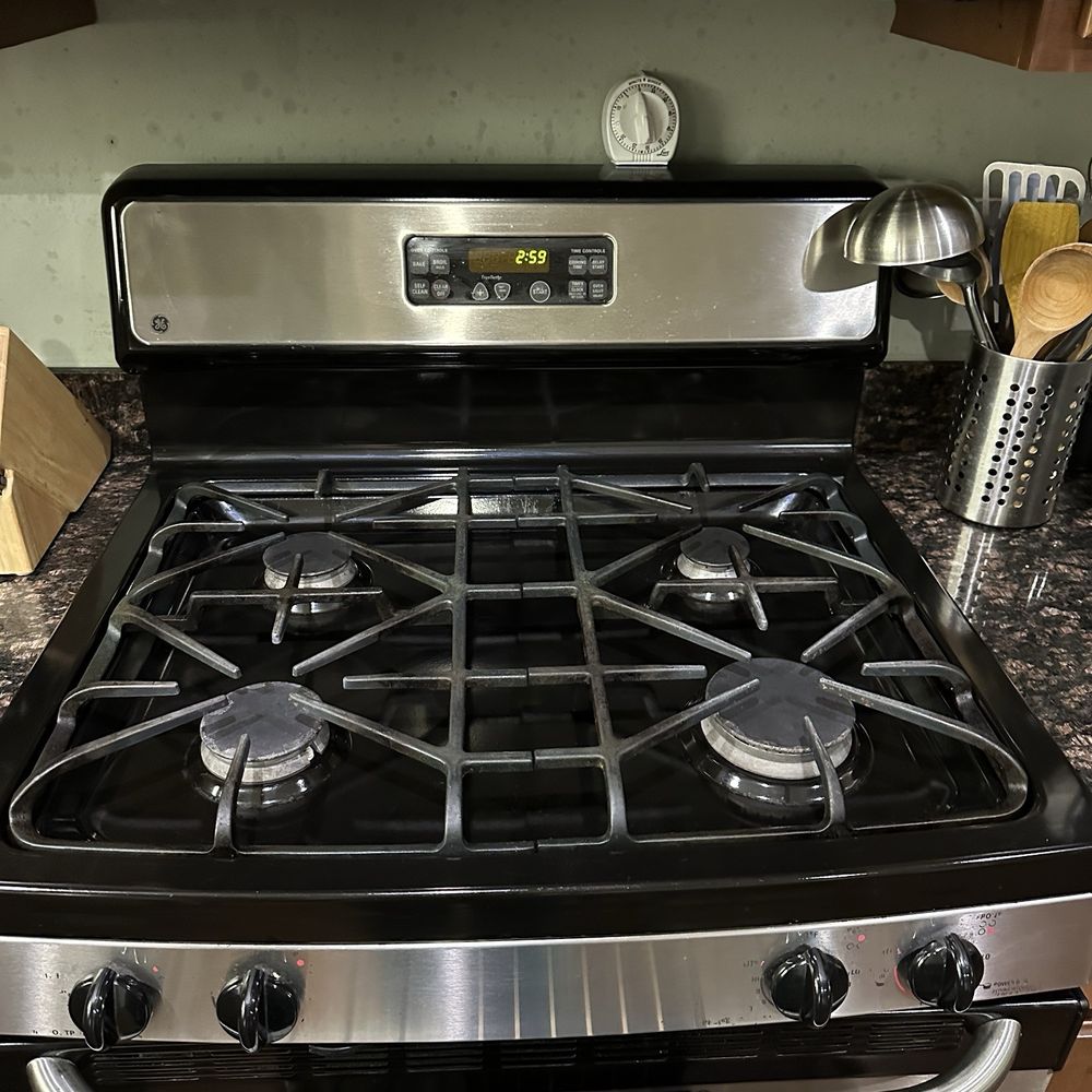 Bees Knees Cleans - Stove top - Home Cleaning Near Me