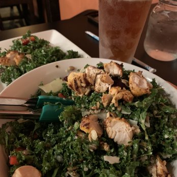 Medii Kitchen - Kale and Quinoa Salad + chicken - Mediterranean Near Me - Anaheim Hills, California Medii Kitchen - Kale and Quinoa Salad + chicken - Mediterranean Near Me - Anaheim Hills, California