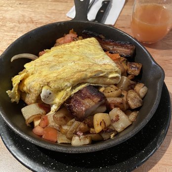 Chucks Trading Post - Seoul Skillet (sub the mushrooms for tomatoes) (14) - Breakfast & Brunch Near Me - Baltimore, Maryland Chucks Trading Post - Seoul Skillet (sub the mushrooms for tomatoes) (14) - Breakfast & Brunch Near Me - Baltimore, Maryland