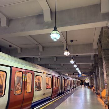 Gloucester Road Tube Station - Public Transportation Near Me - London, XGL