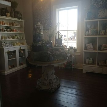 Uncle & Auntie's Gift Shop - Antiques Near Me - Santa Clara, Utah Uncle & Auntie's Gift Shop - Antiques Near Me - Santa Clara, Utah