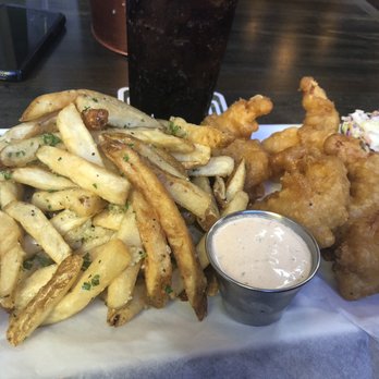 Barrelhouse 101 - Beer batterer shrimp (meh) and garlic Garlic Truffle Fries (AH-MAZ-ZING) - American Near Me - Ventura, California