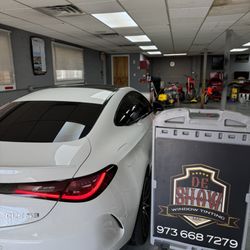 De Show Window Tinting