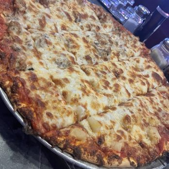 Next Door Pub - Pizza Near Me - Lake Geneva, Wisconsin