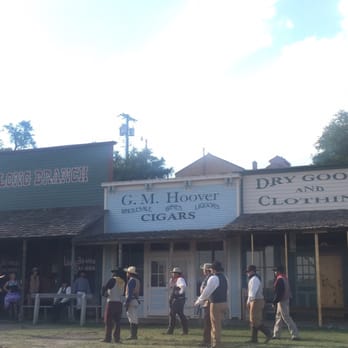 Boot Hill Museum - The gunfight out front. Free for everyone visiting the museum. - Museums Near Me - Dodge City, Kansas