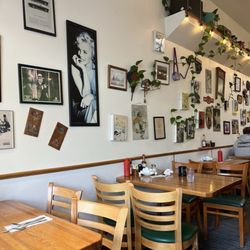 Old Monterey Cafe - Seating