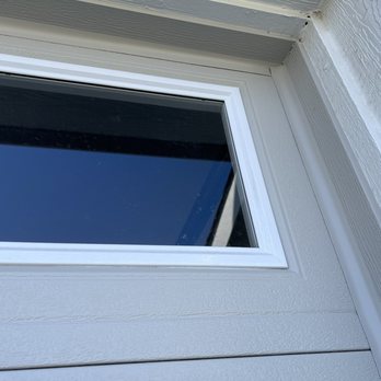 Lerdall Home Coatings - After picture of the window trim - Painters Near Me Lerdall Home Coatings - After picture of the window trim - Painters Near Me