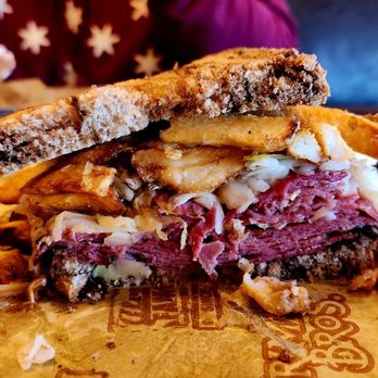 Primanti Bros. Restaurant and Bar - Sandwiches Near Me - Lancaster, Pennsylvania