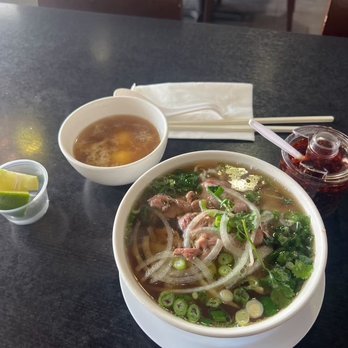 Pho Bo - Phở bắp sườn (P2. Ribs and Shank Soup) - Vietnamese Near Me - San Diego, California