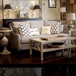 NEST Décor - Sofas - pillows - lamps