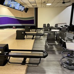 Oak Tree Lanes Bowling and Sports Bar - Looks great!