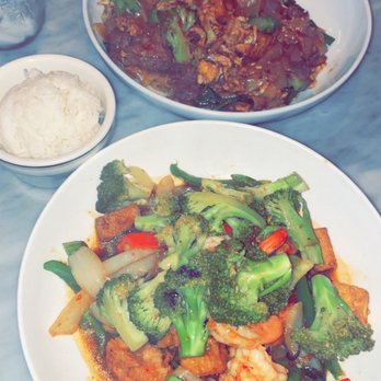 Kitchen 79 - Phad Ka Prow with broccoli and shrimp and tofu, and Guay Tiew Pad Sei Eiw with beef and tofu. - Thai Near Me - Jackson Heights, New York