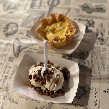 Cocktail Creamery - two desserts on a table - Desserts Near Me - McKinney, Texas Cocktail Creamery - two desserts on a table - Desserts Near Me - McKinney, Texas