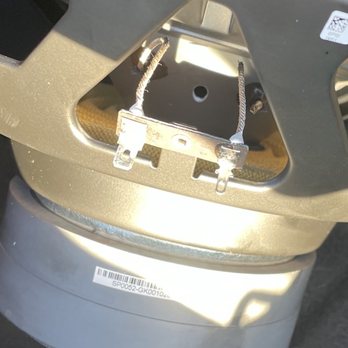 Universal Car Stereo - Both wires were fine before dropping off, and the right wire was cut after. - Car Stereo Installation Near Me - Fullerton, California Universal Car Stereo - Both wires were fine before dropping off, and the right wire was cut after. - Car Stereo Installation Near Me - Fullerton, California