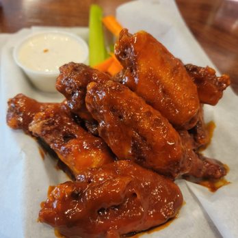 Snake River Brewing - Buffalo wings great! - Brewpubs Near Me - Jackson, Wyoming