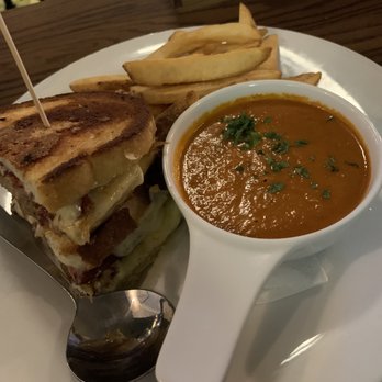 Elephant & Castle - Ham & Cheese Toastie - Pubs Near Me - Chicago, Illinois Elephant & Castle - Ham & Cheese Toastie - Pubs Near Me - Chicago, Illinois