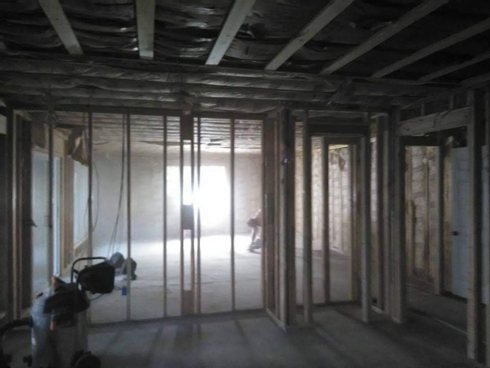 Slide of Colonial Roofing and Construction LLC