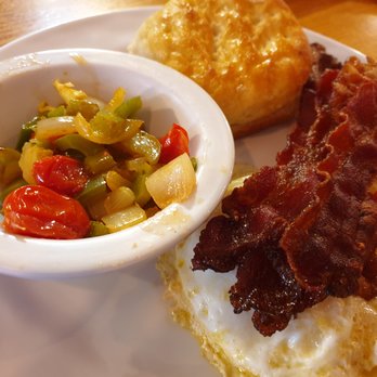 Cahawba House - Bacon, eggs, biscuit and vegies - Southern Near Me - Montgomery, Alabama