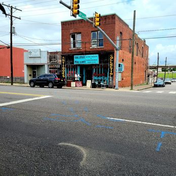 Cool Stuff Weird Things - July 2021: Exterior Pic 7 of 8 - Thrift Stores Near Me - Nashville, Tennessee