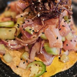 Los Toxicos Mariscos - tostada de ahí tuna