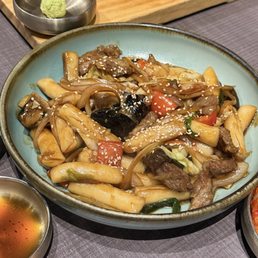 13. Royal Rice-Cakes with Soy Sauce 궁중떡볶이 13. Royal Rice-Cakes with Soy Sauce 궁중떡볶이