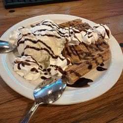 Chapala Grill - Churros with ice cream, delish!