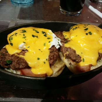 Big Pink - Hamburger benny - Pizza Near Me - Miami Beach, Florida