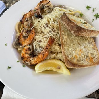 Patterson's Pub - Pasta with prawns - American Near Me - Mendocino, California Patterson's Pub - Pasta with prawns - American Near Me - Mendocino, California
