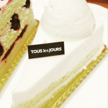 Tous Les Jours - Milk cake - Bakeries Near Me - Glenview, Illinois Tous Les Jours - Milk cake - Bakeries Near Me - Glenview, Illinois