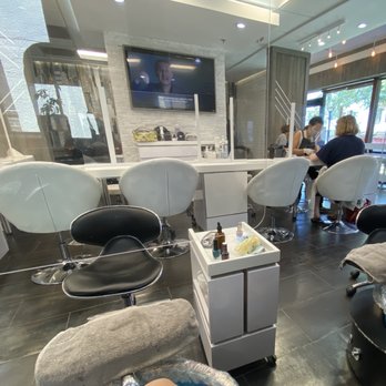 Kosmo Nail Bar - Nail Salons Near Me - Mclean, Virginia