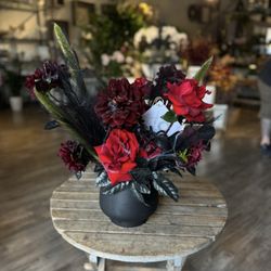 XO Bloom - Halloween arrangement