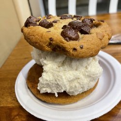 Insomnia Cookies