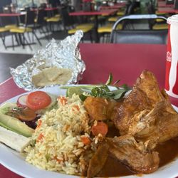 El Guanaco Bakery Y Cafe - Qué rico el pollo guisado!