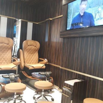 M. Vince' Nail Spa - Pedi time! - Nail Salons Near Me - Fort Wayne, Indiana