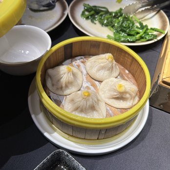 Jiangnan Fort Lee - Pork and crab xiao long bao - Chinese Near Me - Fort Lee, New Jersey Jiangnan Fort Lee - Pork and crab xiao long bao - Chinese Near Me - Fort Lee, New Jersey