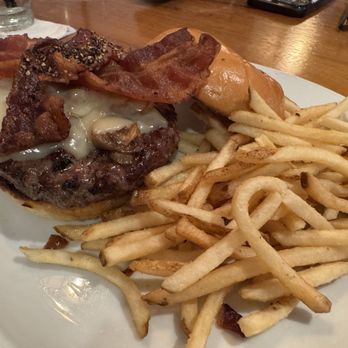 Glyndon Grill - Bacon Swiss burger - Seafood Near Me - Glyndon, Maryland