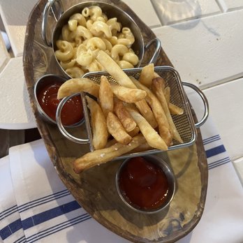 Hook & Barrel - Mac and cheese & fries - Seafood Near Me - Myrtle Beach, South Carolina