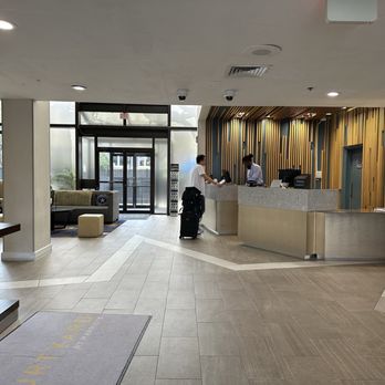 Courtyard by Marriott Austin-University Area - Inside entrance and front desk - Hotels Near Me - Austin, Texas Courtyard by Marriott Austin-University Area - Inside entrance and front desk - Hotels Near Me - Austin, Texas