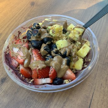 Simple Green - Açaí bowl with almond butter is my favorite. Come support this healthy foods for this neighborhood! - Juice Bars & Smoothies Near Me - Brooklyn, New York