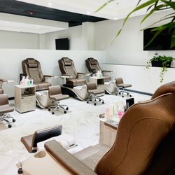 Donna Nails and Lashes