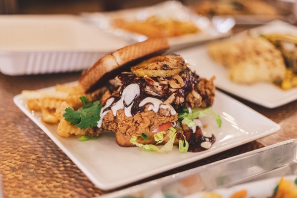 West Social Tap & Table by null