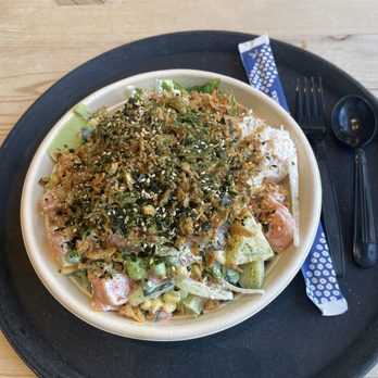 Poke Salad Bar - Large bowl with brown rice and quinoa, all free toppings, salmon. - Poke Near Me - Pasadena, California