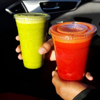 El Kiosko - Green juice and beet, carrot, and orange juice. Look at them pretty colors though. Yumm. - Ice Cream & Frozen Yogurt Near Me - Spring, Texas