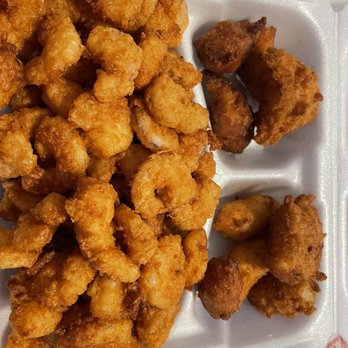 Jerome's Steak & Seafood - Shrimp meal and hushpuppies - Seafood Near Me - Shallotte, North Carolina