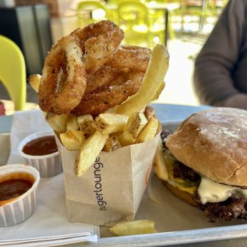 Burger Lounge - Yum! The classic, with half and half mmmm - Burgers Near Me - Roseville, California Burger Lounge - Yum! The classic, with half and half mmmm - Burgers Near Me - Roseville, California
