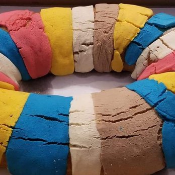 Ramos Bakery - I ask them to make me a Custom Rosca de Reyes - Bakeries Near Me - Whittier, California