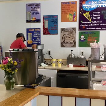 Mad Martha's Ice Cream - Ice Cream & Frozen Yogurt Near Me - Edgartown, Massachusetts
