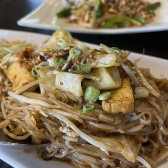 Sukho Thai - Tofu pad Thai - Thai Near Me - Bellevue, Washington